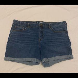 Universal Thread Shorts